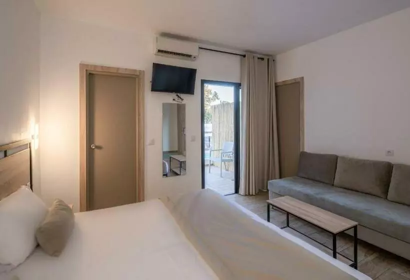 هتل Acqua Viva Village