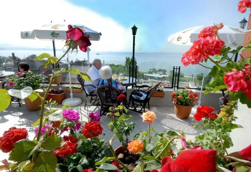 Artefes Hotel Old City