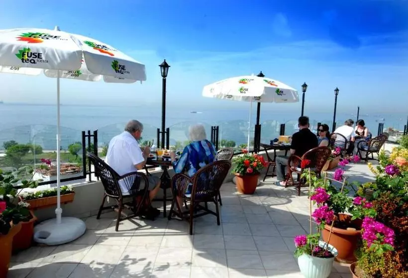 Artefes Hotel Old City