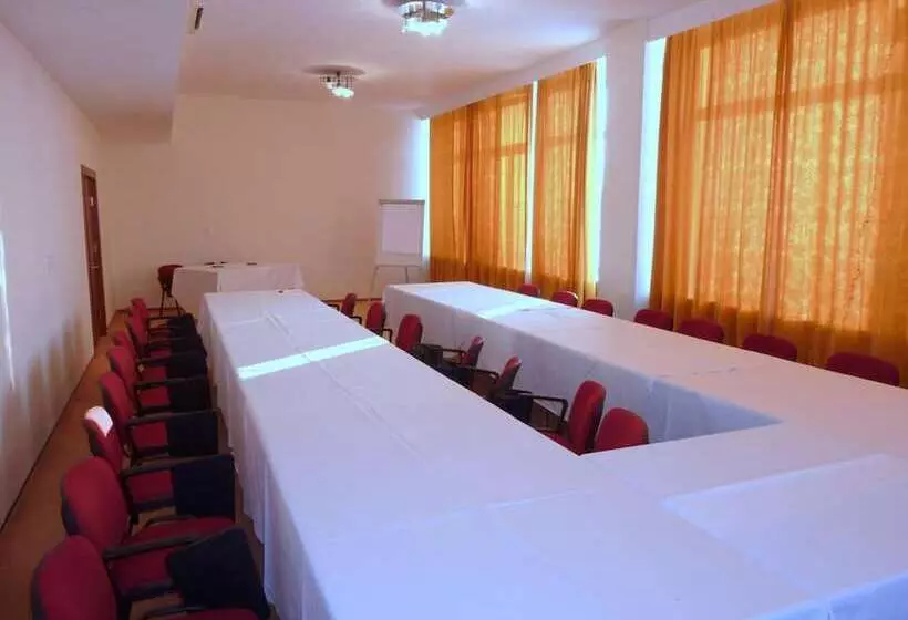 Отель Belvedere