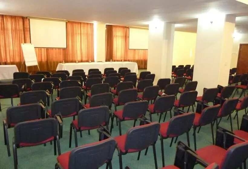 Отель Belvedere