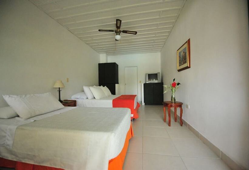 هتل Campestre La Floresta