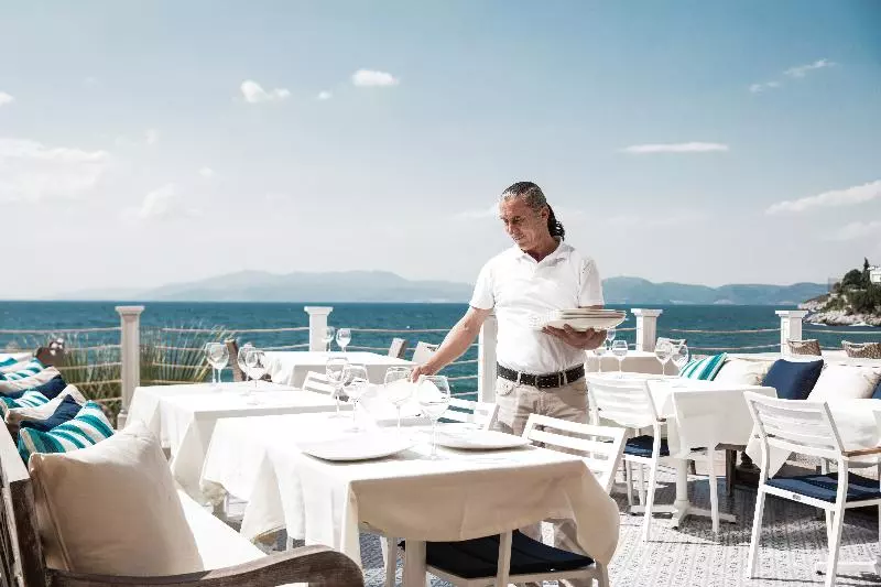 ホテル Charisma De Luxe