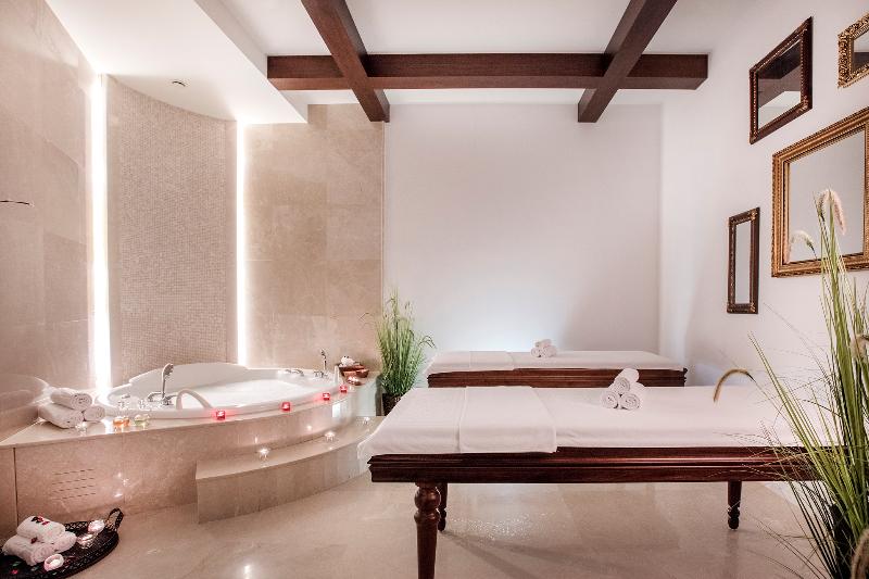 فندق Charisma De Luxe