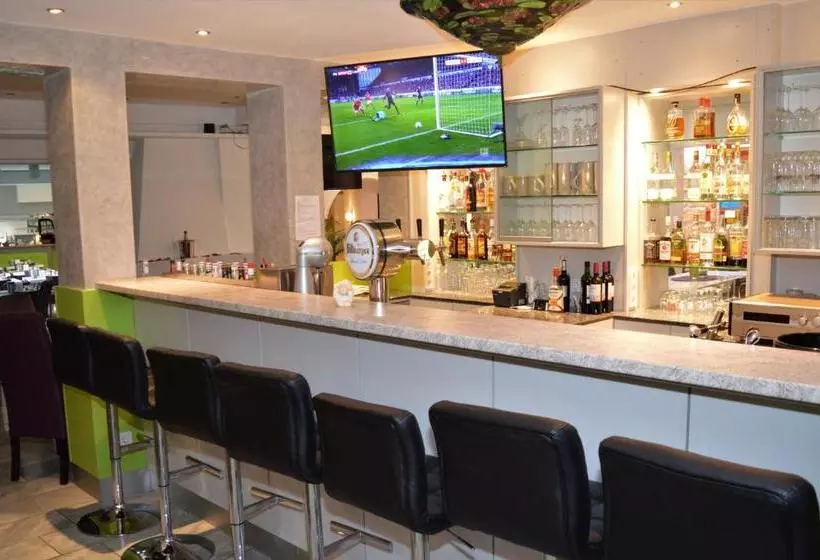 Отель Goldener Anker