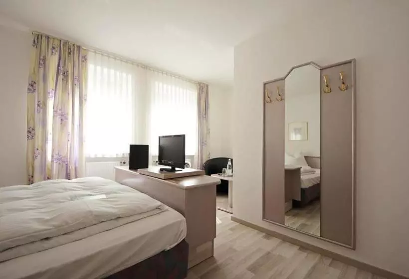 Отель Goldener Anker