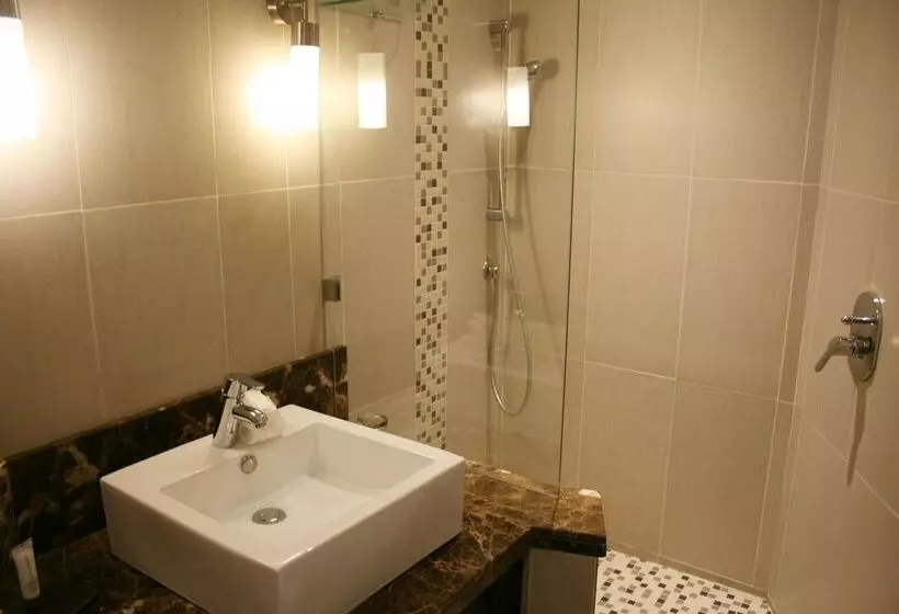 Premier Hotel Regent