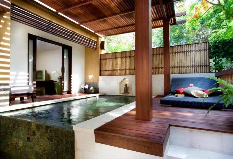 בית מלון כפרי The Sandi Phala Beach Resort And Ma Joly Restaurant