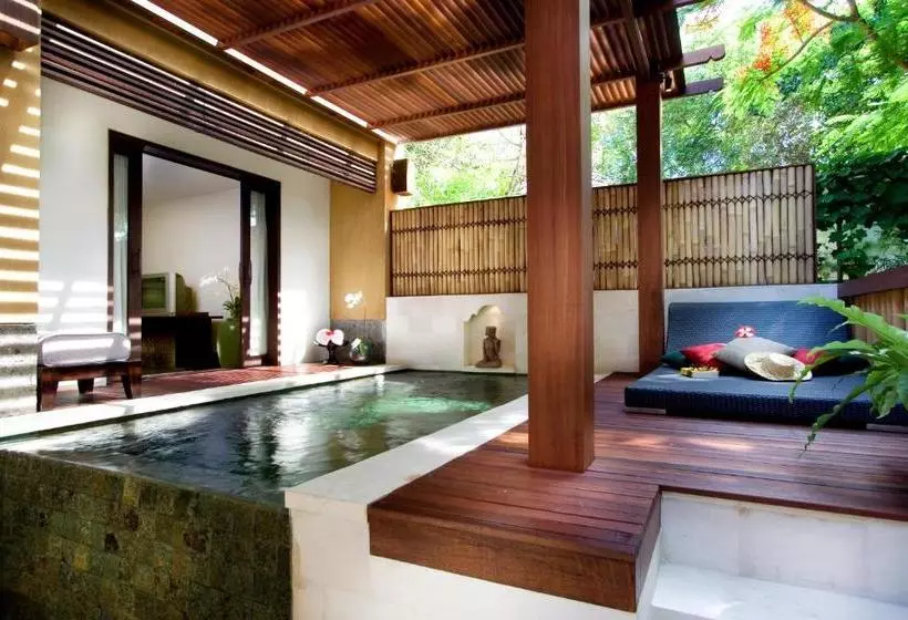 Отель The Sandi Phala Beach Resort And Ma Joly Restaurant