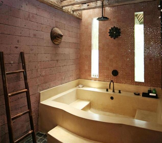 בית מלון כפרי The Sandi Phala Beach Resort And Ma Joly Restaurant