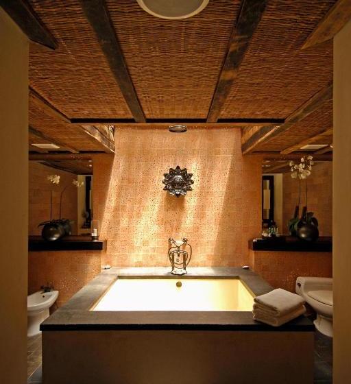 בית מלון כפרי The Sandi Phala Beach Resort And Ma Joly Restaurant