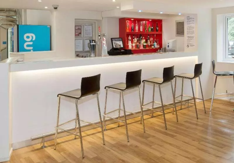 Отель Travelodge Manchester Sportcity