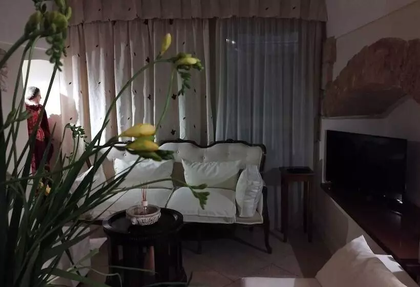 בית מלון כפרי Akropolis  Museum