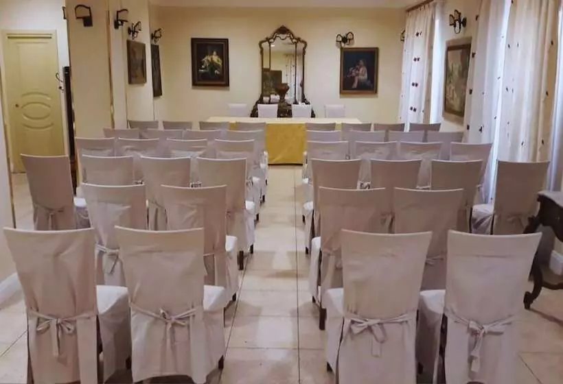 בית מלון כפרי Akropolis  Museum