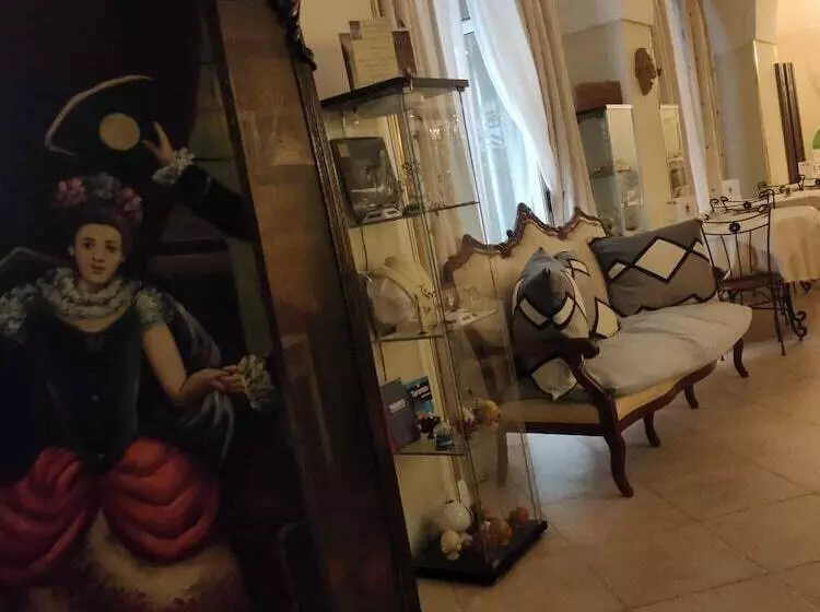 בית מלון כפרי Akropolis  Museum