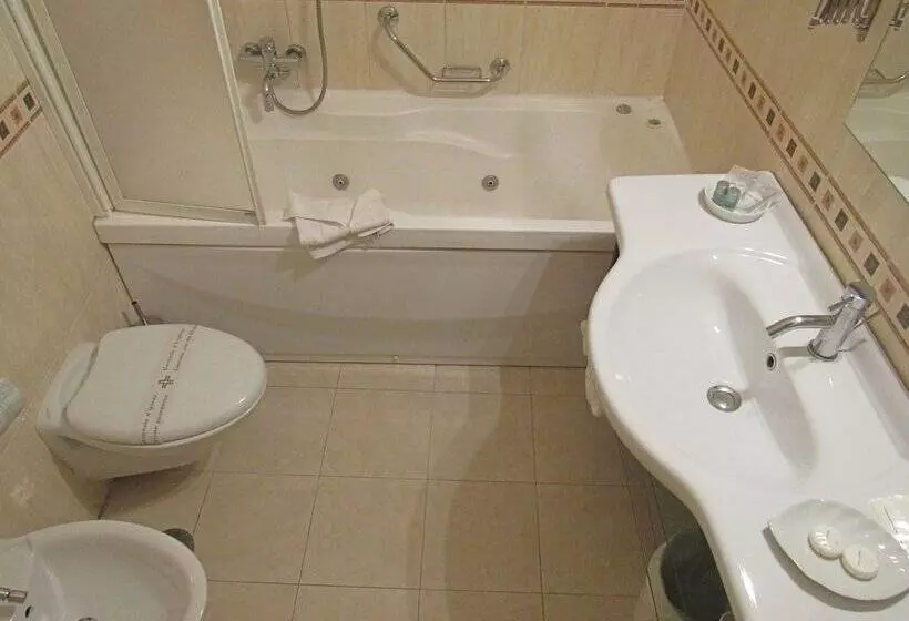 בית מלון כפרי Akropolis  Museum