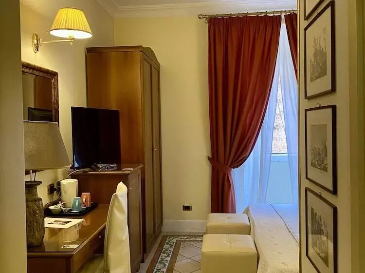 בית מלון כפרי Akropolis  Museum