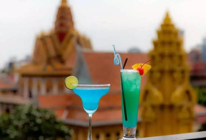 Hotelli Amanjaya Pancam Suites