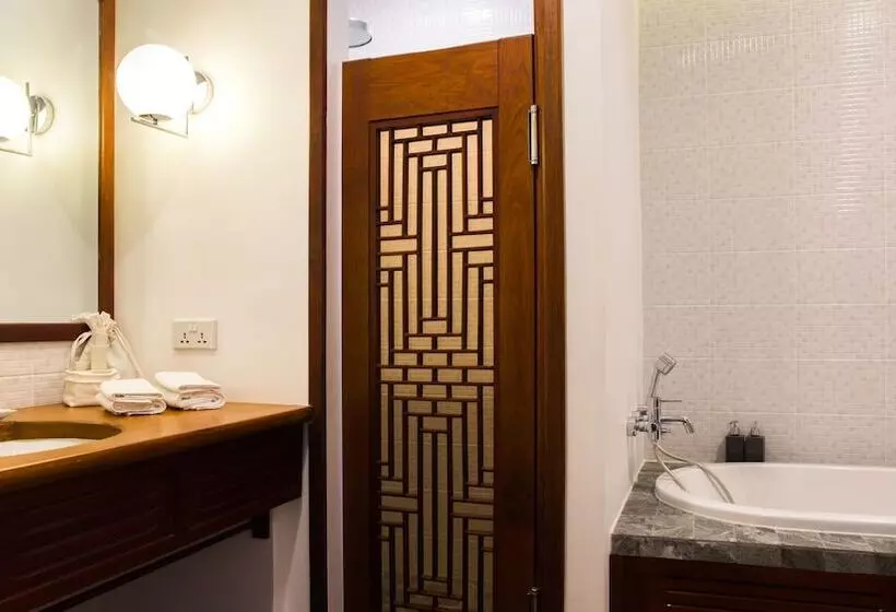 Hotelli Amanjaya Pancam Suites