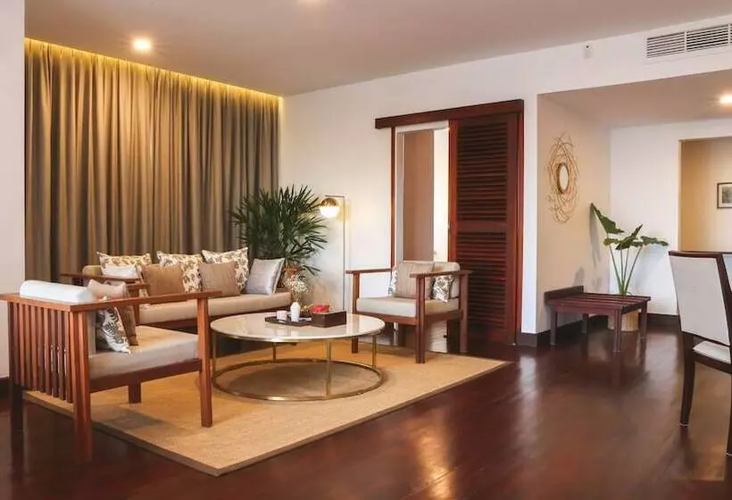 Hotelli Amanjaya Pancam Suites