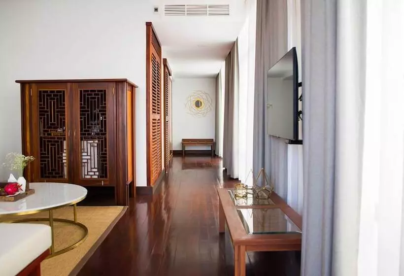 Hotelli Amanjaya Pancam Suites