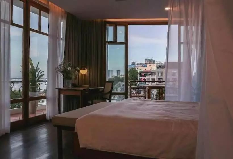 Hotelli Amanjaya Pancam Suites