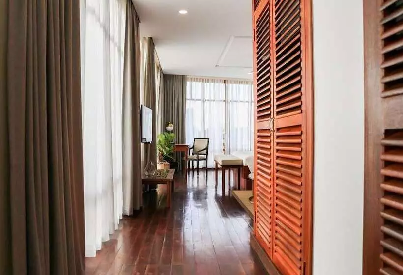 Hotelli Amanjaya Pancam Suites