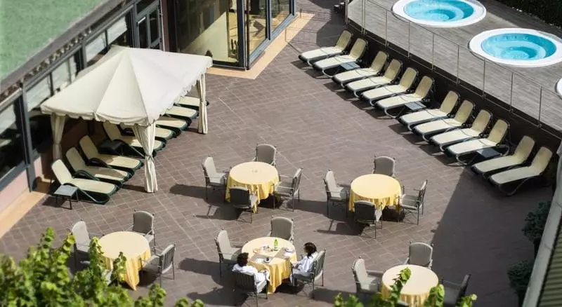 هتل Ambasciatori Place