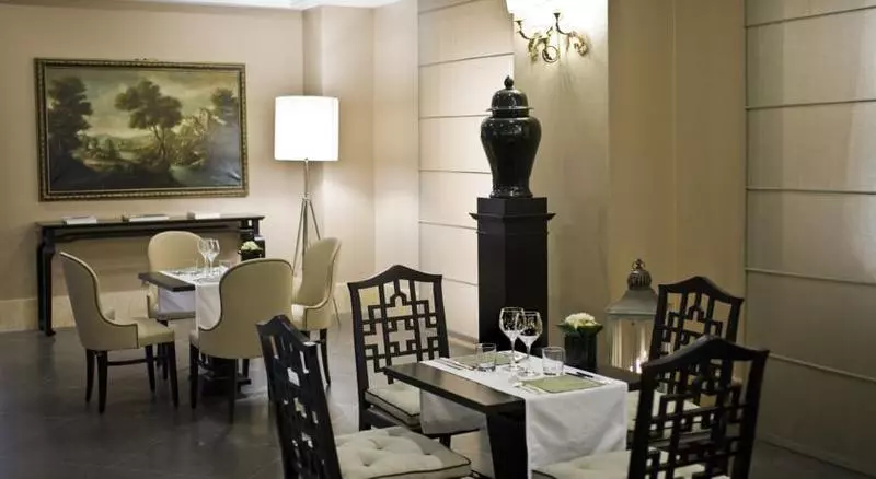 هتل Ambasciatori Place