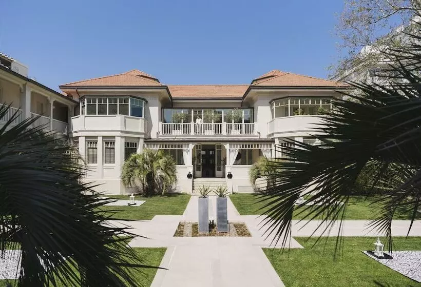 Отель Carducci 76