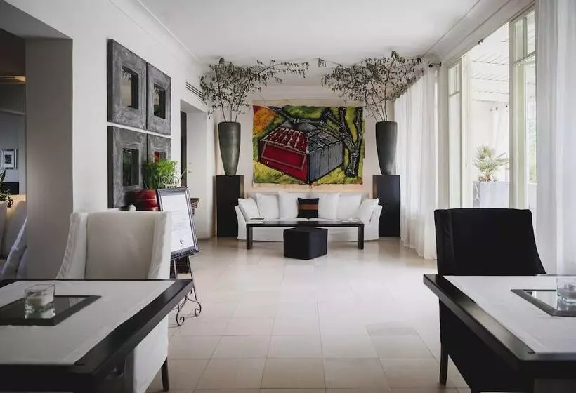 Отель Carducci 76