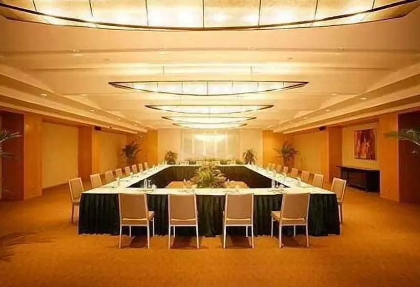 Отель Jinling Plaza Changzhou