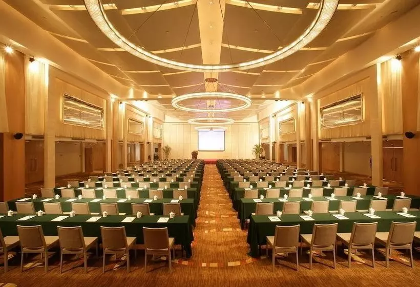 Отель Jinling Plaza Changzhou