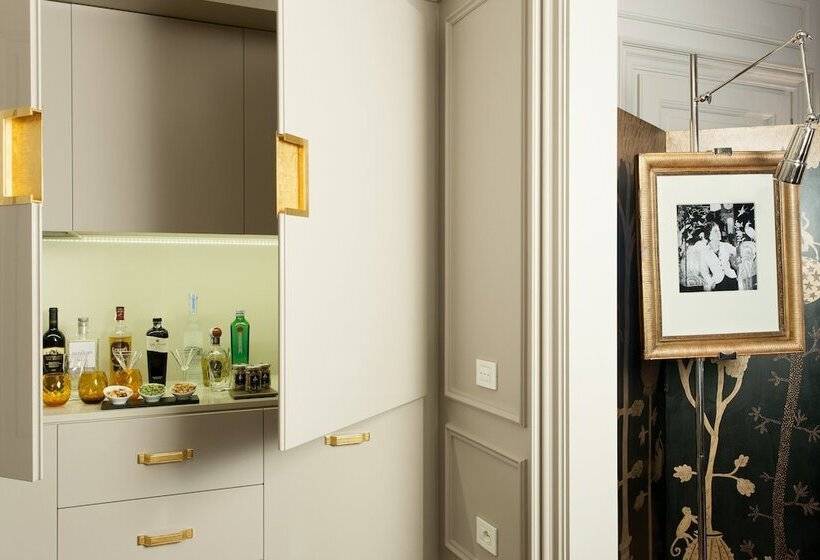 هتل Portrait Firenze  Lungarno Collection