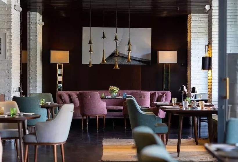 هتل Portrait Firenze  Lungarno Collection