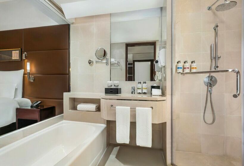 ホテル Pullman Guangzhou Baiyun Airport   Canton Fair Free Shuttle Bus & Official Registration Agency