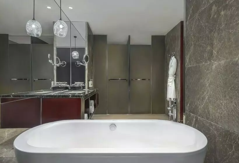 Hotel Pullman Guangzhou Baiyun Airport   Canton Fair Free Shuttle Bus & Official Registration Agency