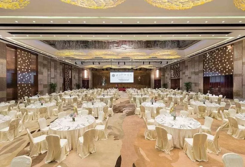 Hotel Pullman Guangzhou Baiyun Airport   Canton Fair Free Shuttle Bus & Official Registration Agency