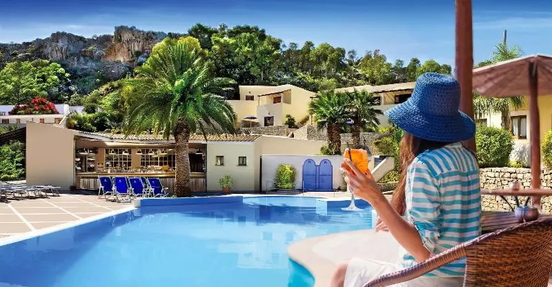 هتل Villaggio Cala Mancina