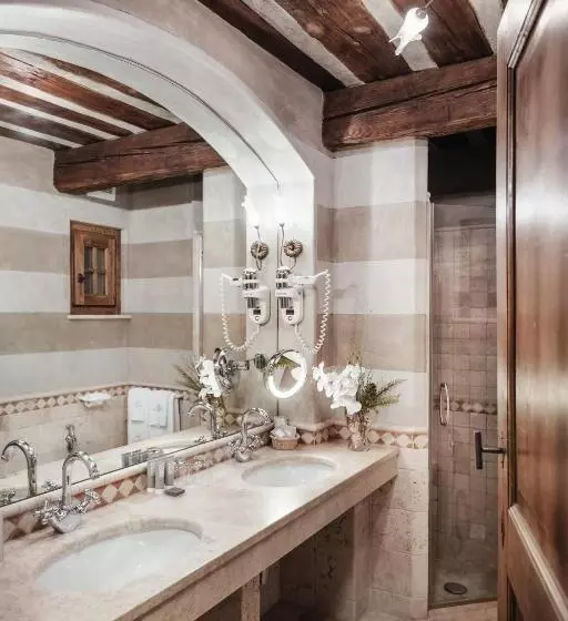 Relais Mont Blanc Hotel & Spa