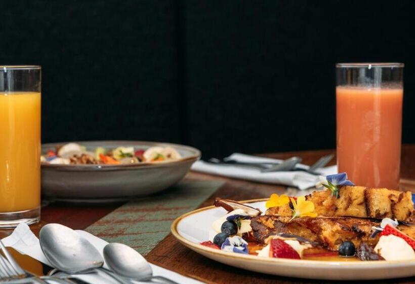 Alto Hotel On Bourke