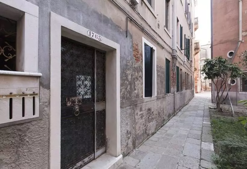 تختخواب و صبحانه Casa Del Melograno