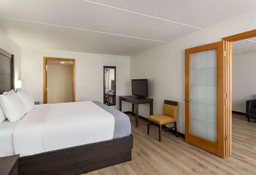 ホテル Americinn By Wyndham Rochester Near Mayo Clinic