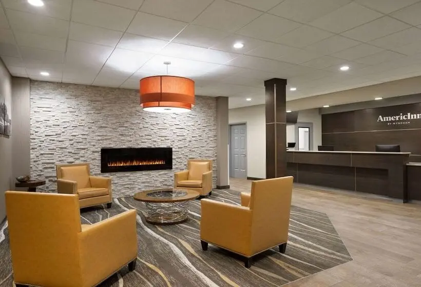 ホテル Americinn By Wyndham Rochester Near Mayo Clinic
