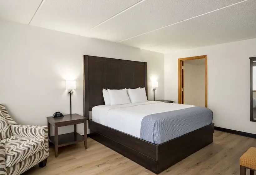 ホテル Americinn By Wyndham Rochester Near Mayo Clinic