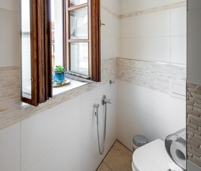 هتل Aurus By Adrez