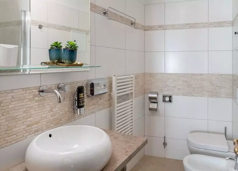 هتل Aurus By Adrez