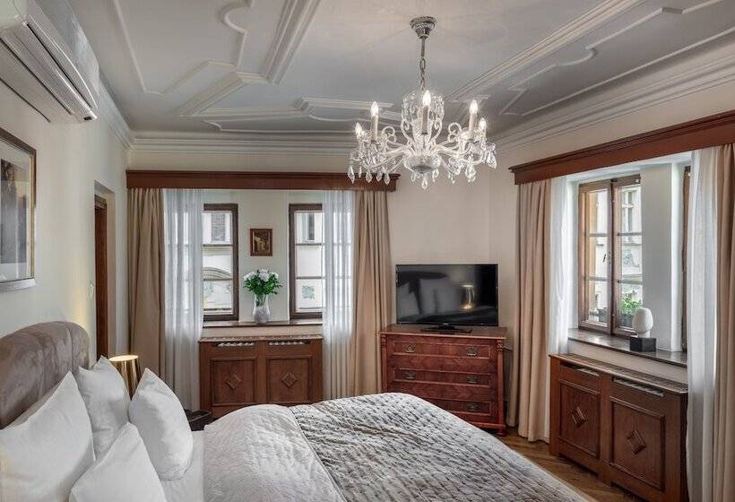 هتل Aurus By Adrez