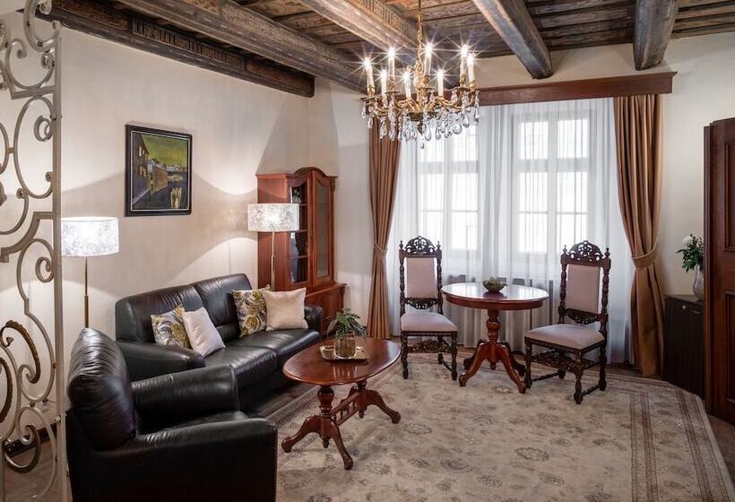 هتل Aurus By Adrez