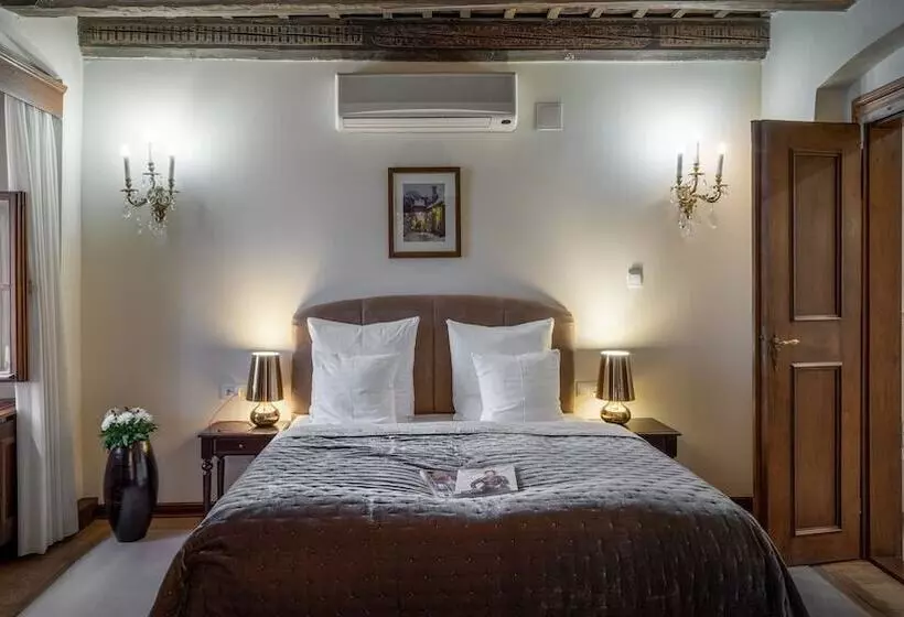 هتل Aurus By Adrez